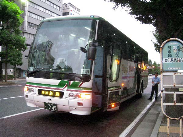 2 仙台から新潟へ 新潟交通 Weライナー 09 9 4 09 9西日本 ピーナッツの旅行記録