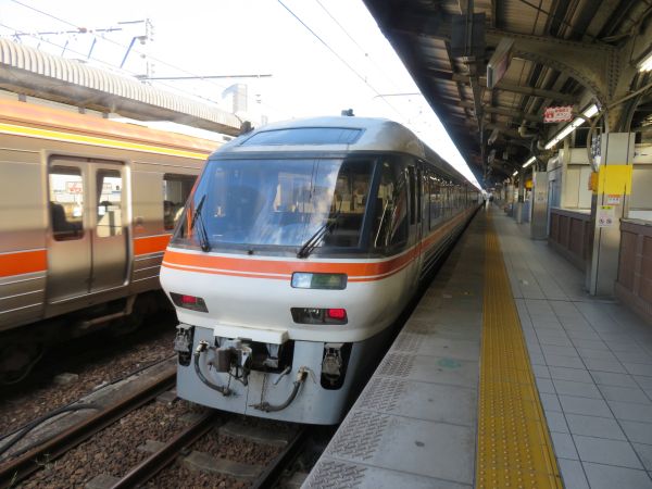 4,名古屋から富山へ：JR高山本線：特急ひだ3号：グリーン車：キハ85系：2022/10/21【2022/10北陸】 | ピーナッツの旅行記録